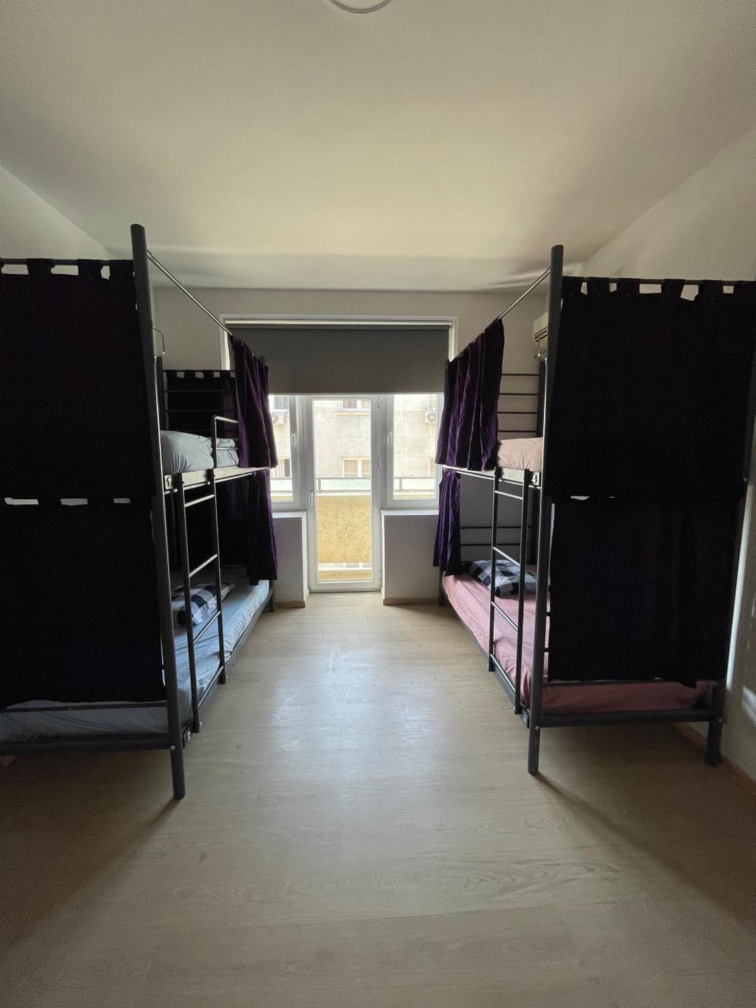 Newborn Comfort Hostel The Biggest Hostel Of Town With Best Location Pristina Eksteriør billede